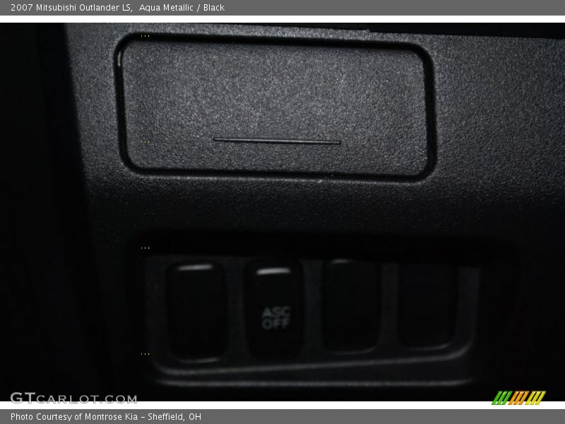 Aqua Metallic / Black 2007 Mitsubishi Outlander LS