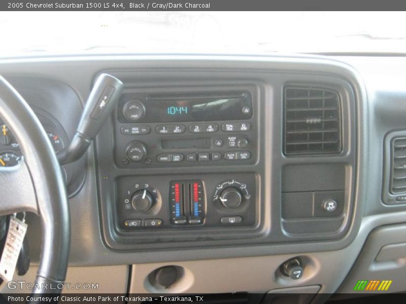 Black / Gray/Dark Charcoal 2005 Chevrolet Suburban 1500 LS 4x4