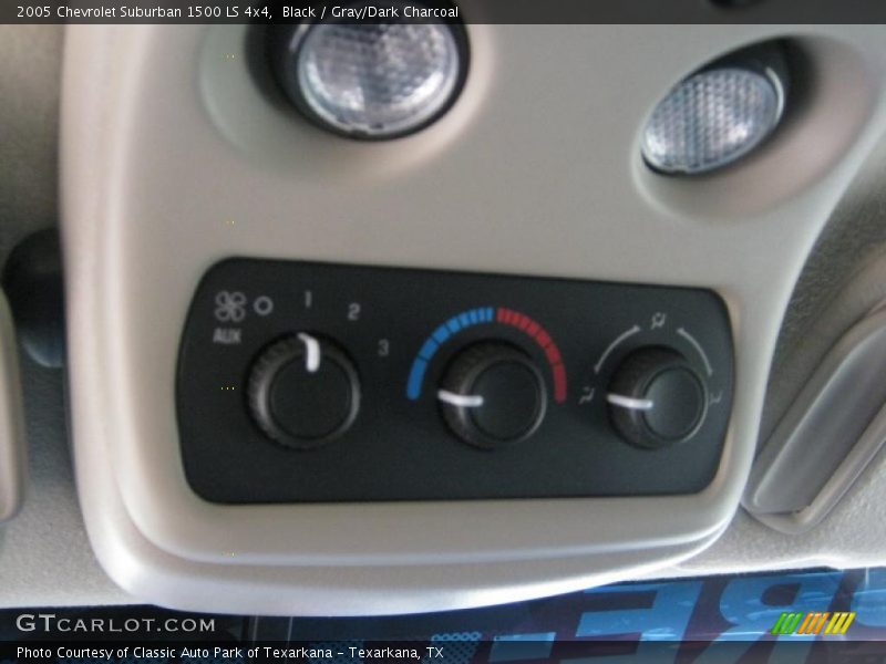 Black / Gray/Dark Charcoal 2005 Chevrolet Suburban 1500 LS 4x4