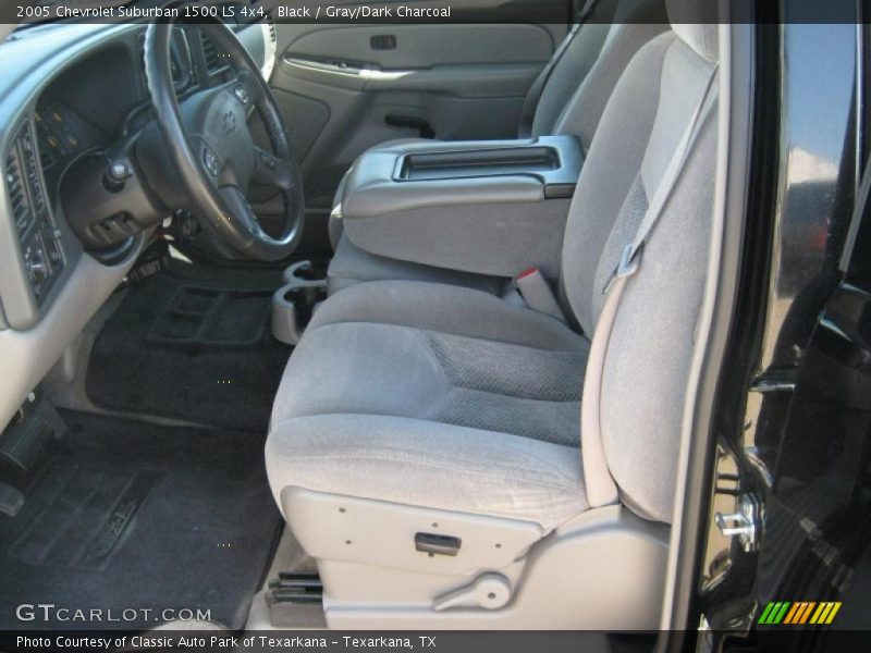 Black / Gray/Dark Charcoal 2005 Chevrolet Suburban 1500 LS 4x4