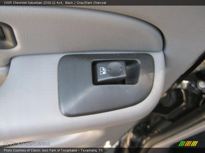 Black / Gray/Dark Charcoal 2005 Chevrolet Suburban 1500 LS 4x4