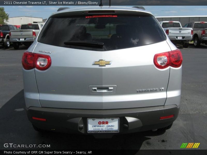 Silver Ice Metallic / Ebony/Ebony 2011 Chevrolet Traverse LT