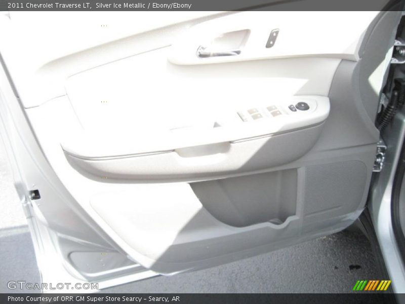 Silver Ice Metallic / Ebony/Ebony 2011 Chevrolet Traverse LT