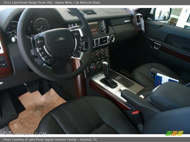 Alaska White / Jet Black/Jet Black 2011 Land Rover Range Rover HSE