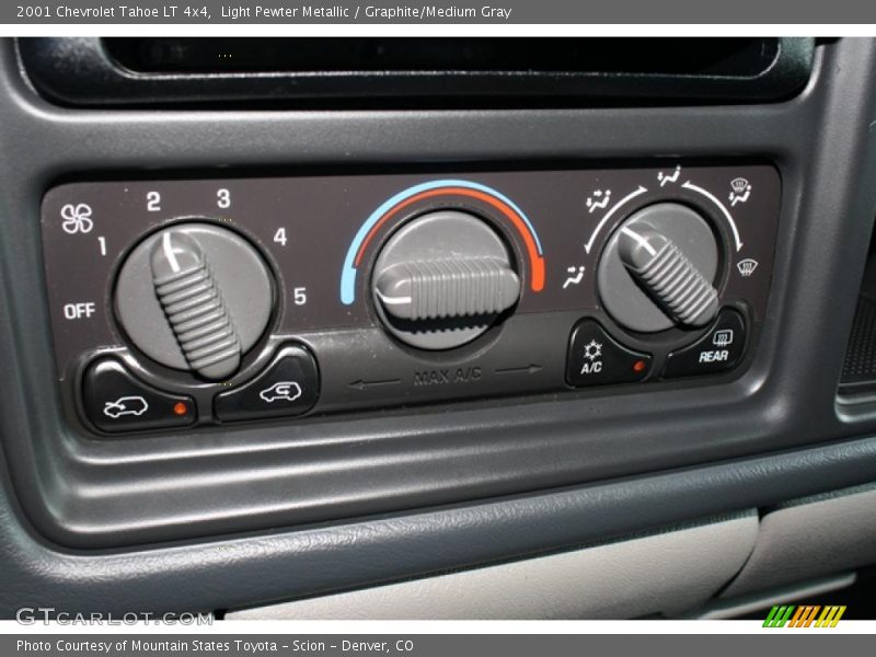 Light Pewter Metallic / Graphite/Medium Gray 2001 Chevrolet Tahoe LT 4x4