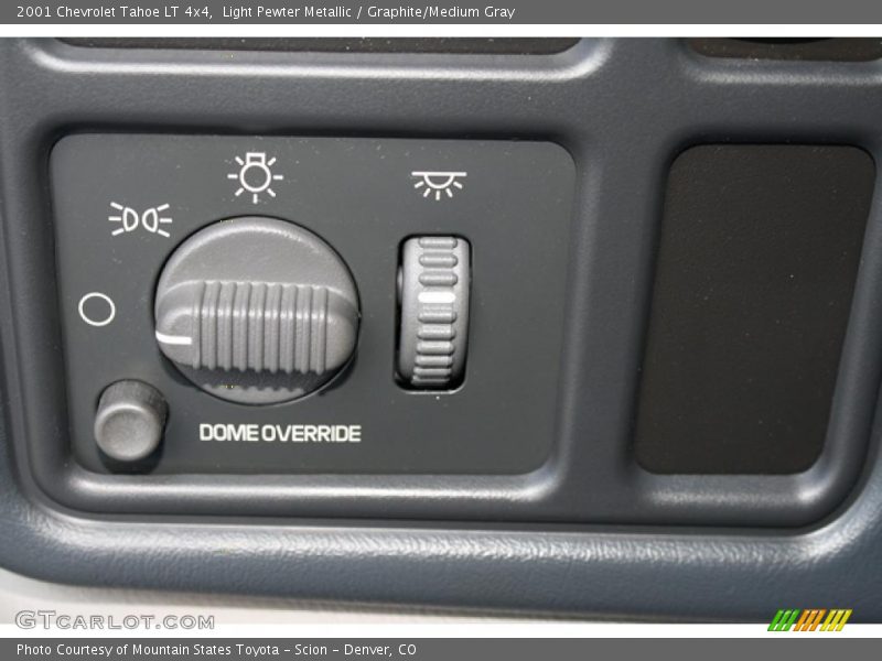 Light Pewter Metallic / Graphite/Medium Gray 2001 Chevrolet Tahoe LT 4x4