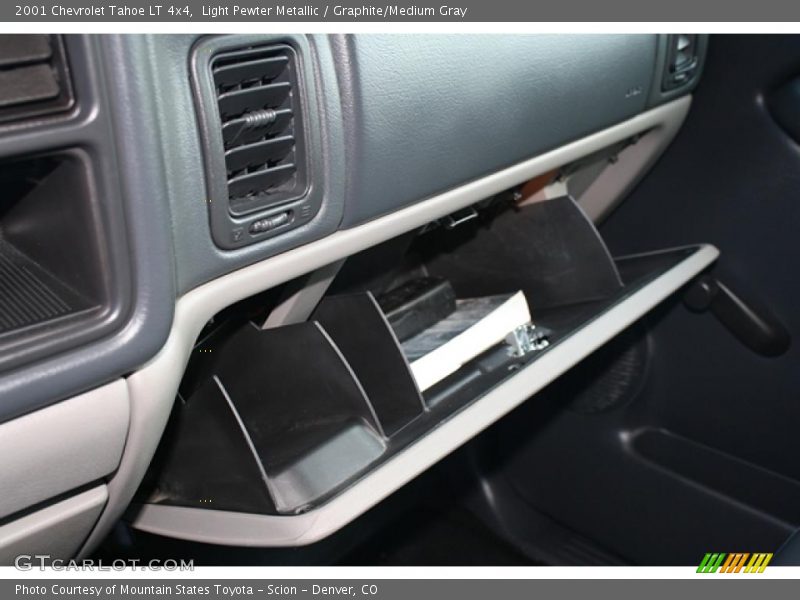 Light Pewter Metallic / Graphite/Medium Gray 2001 Chevrolet Tahoe LT 4x4