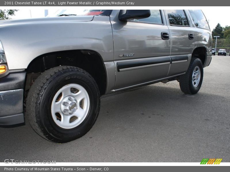 Light Pewter Metallic / Graphite/Medium Gray 2001 Chevrolet Tahoe LT 4x4