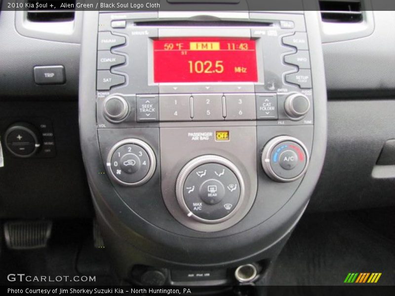 Alien Green / Black Soul Logo Cloth 2010 Kia Soul +