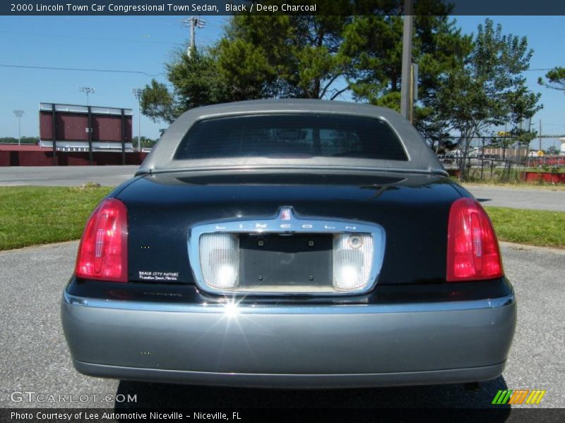 Black / Deep Charcoal 2000 Lincoln Town Car Congressional Town Sedan