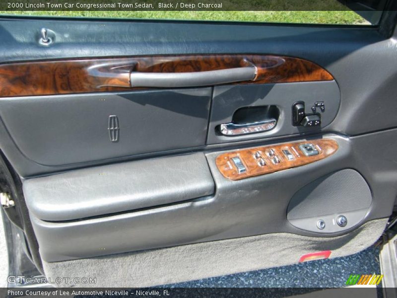 Black / Deep Charcoal 2000 Lincoln Town Car Congressional Town Sedan