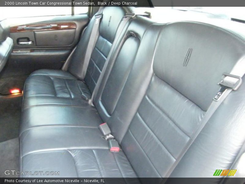 Black / Deep Charcoal 2000 Lincoln Town Car Congressional Town Sedan