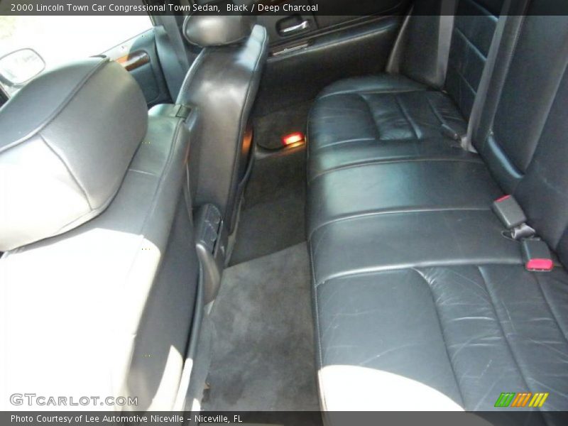 Black / Deep Charcoal 2000 Lincoln Town Car Congressional Town Sedan