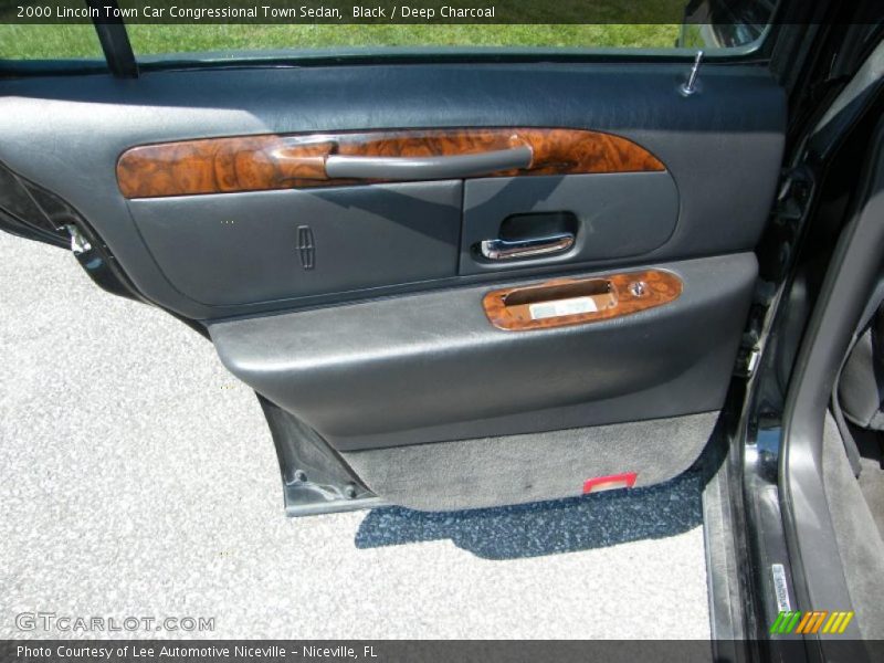Black / Deep Charcoal 2000 Lincoln Town Car Congressional Town Sedan