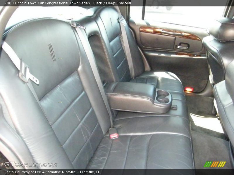 Black / Deep Charcoal 2000 Lincoln Town Car Congressional Town Sedan