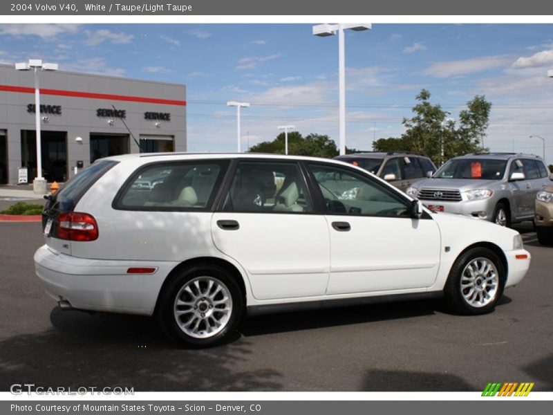 White / Taupe/Light Taupe 2004 Volvo V40