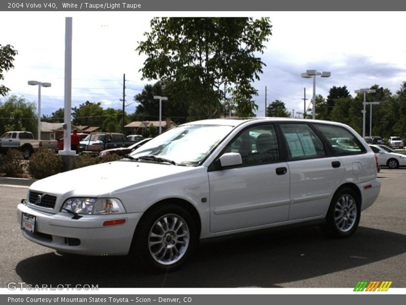 White / Taupe/Light Taupe 2004 Volvo V40