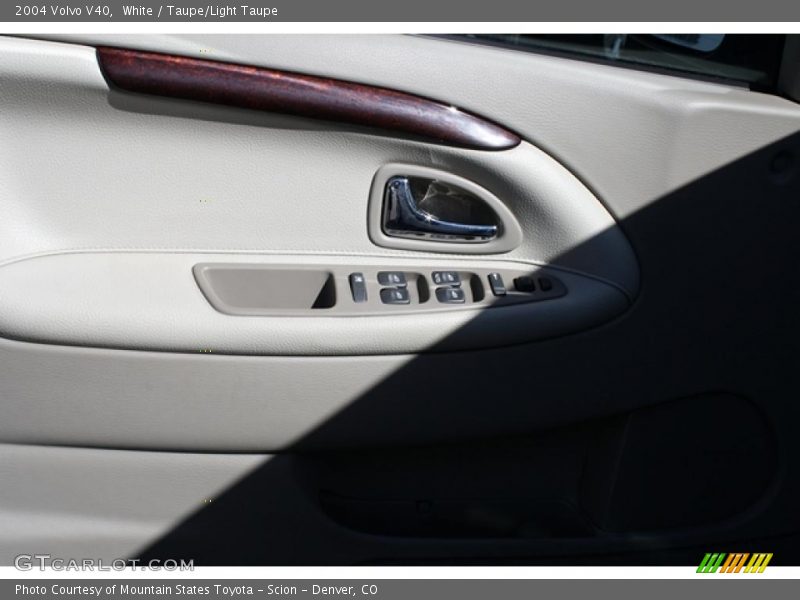 White / Taupe/Light Taupe 2004 Volvo V40