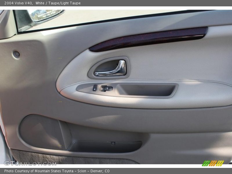 White / Taupe/Light Taupe 2004 Volvo V40