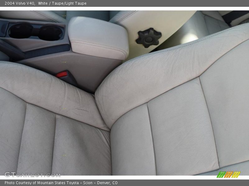 White / Taupe/Light Taupe 2004 Volvo V40