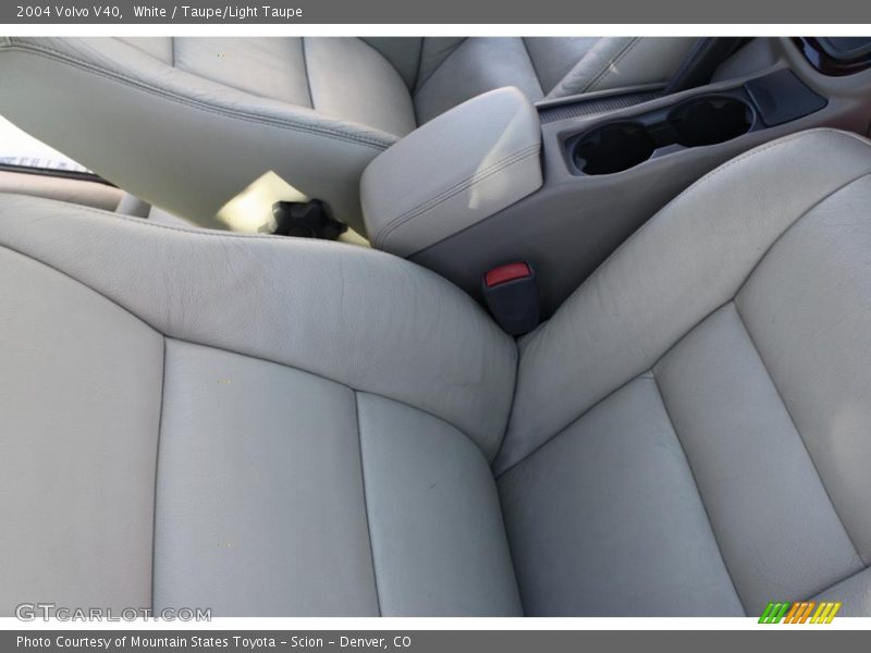 White / Taupe/Light Taupe 2004 Volvo V40