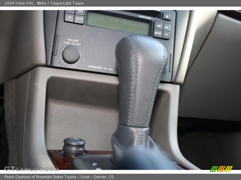 White / Taupe/Light Taupe 2004 Volvo V40