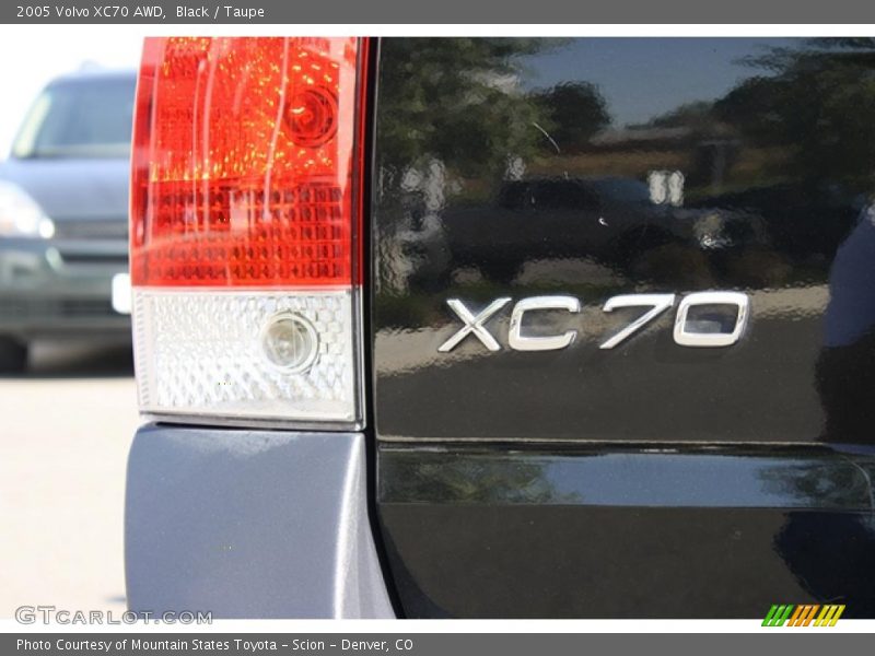 Black / Taupe 2005 Volvo XC70 AWD