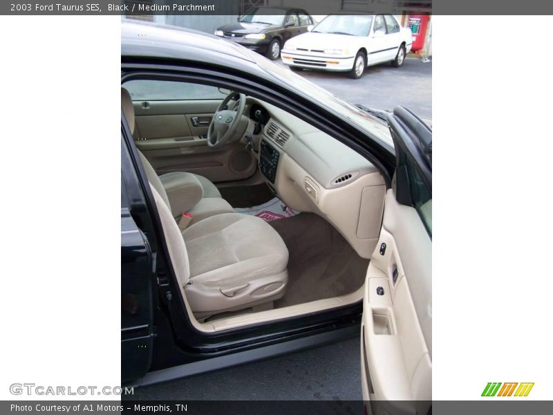 Black / Medium Parchment 2003 Ford Taurus SES