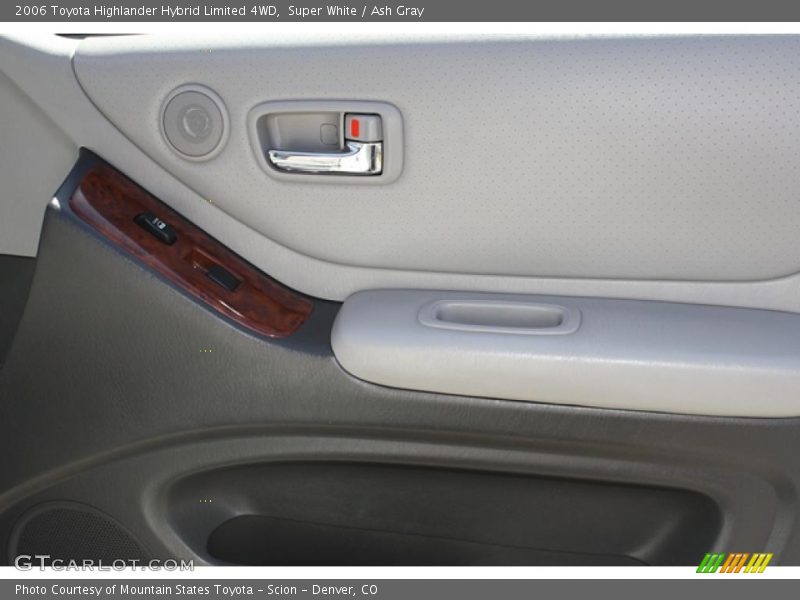 Super White / Ash Gray 2006 Toyota Highlander Hybrid Limited 4WD