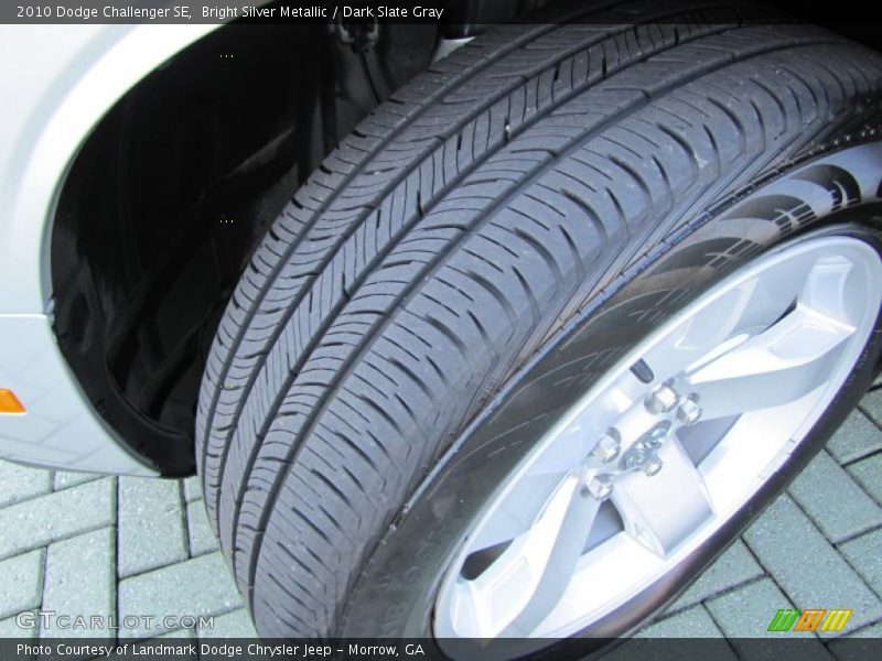 Bright Silver Metallic / Dark Slate Gray 2010 Dodge Challenger SE