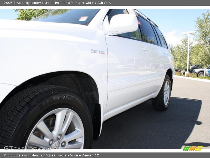Super White / Ash Gray 2006 Toyota Highlander Hybrid Limited 4WD