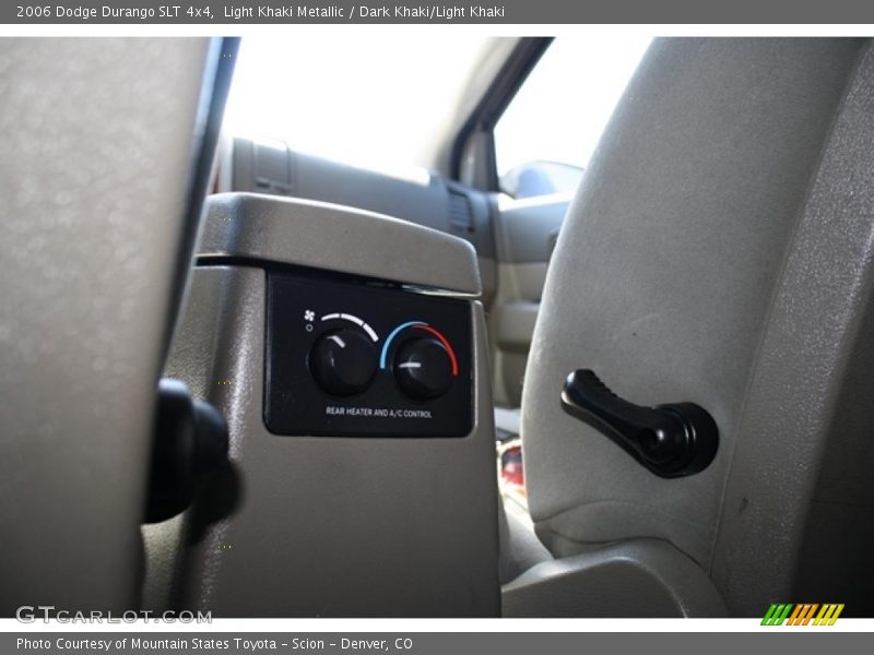 Light Khaki Metallic / Dark Khaki/Light Khaki 2006 Dodge Durango SLT 4x4