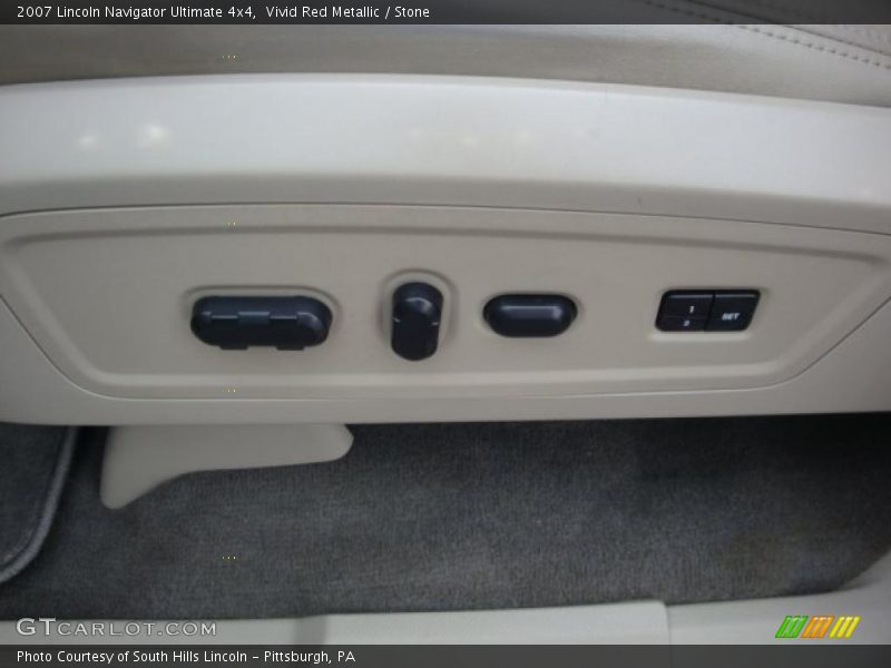 Vivid Red Metallic / Stone 2007 Lincoln Navigator Ultimate 4x4