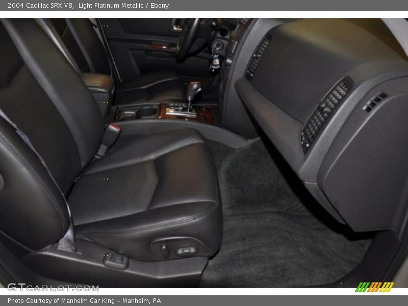 Light Platinum Metallic / Ebony 2004 Cadillac SRX V8
