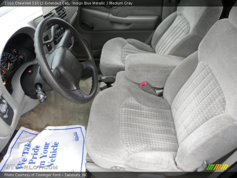 Indigo Blue Metallic / Medium Gray 2001 Chevrolet S10 LS Extended Cab