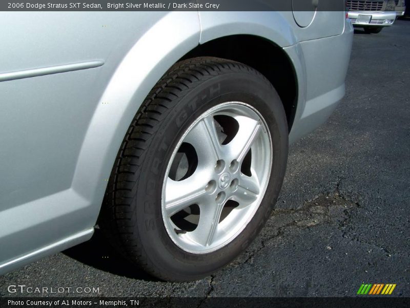 Bright Silver Metallic / Dark Slate Grey 2006 Dodge Stratus SXT Sedan