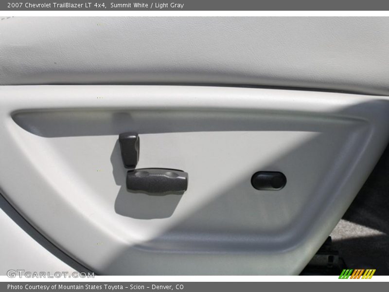 Summit White / Light Gray 2007 Chevrolet TrailBlazer LT 4x4