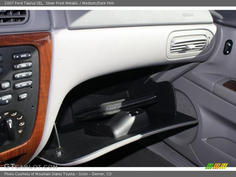 Silver Frost Metallic / Medium/Dark Flint 2007 Ford Taurus SEL