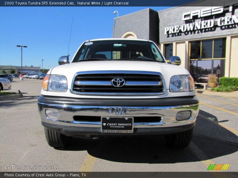 Natural White / Light Charcoal 2000 Toyota Tundra SR5 Extended Cab