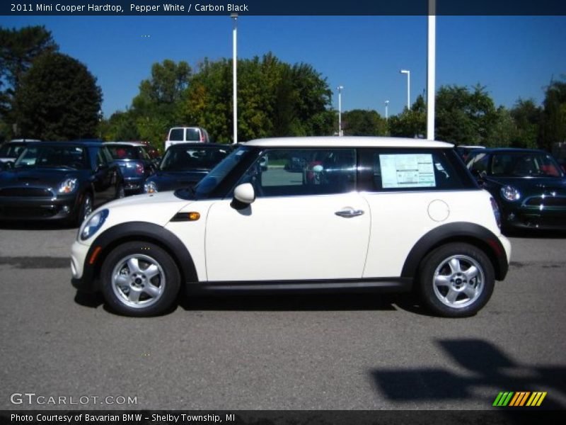 Pepper White / Carbon Black 2011 Mini Cooper Hardtop