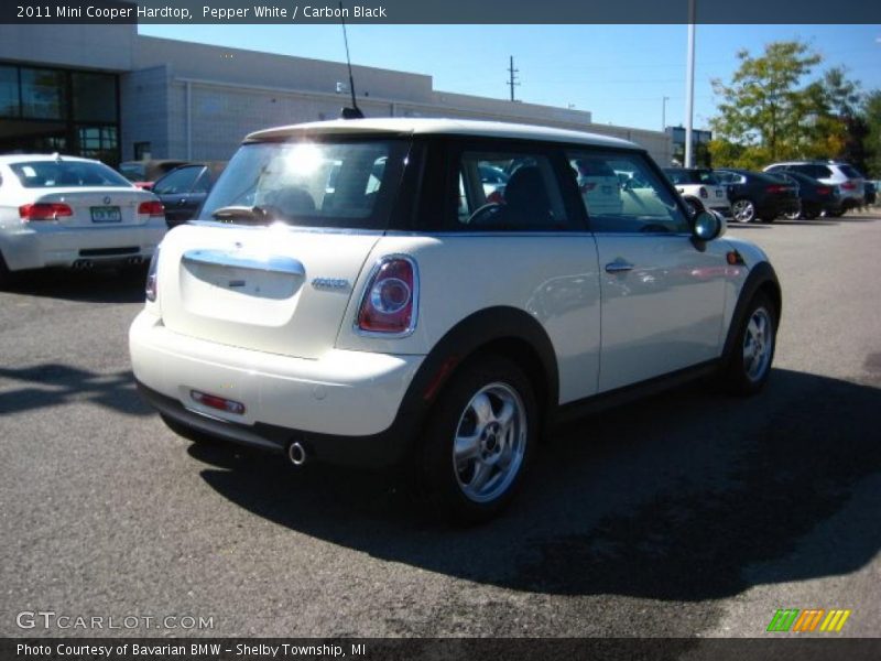 Pepper White / Carbon Black 2011 Mini Cooper Hardtop