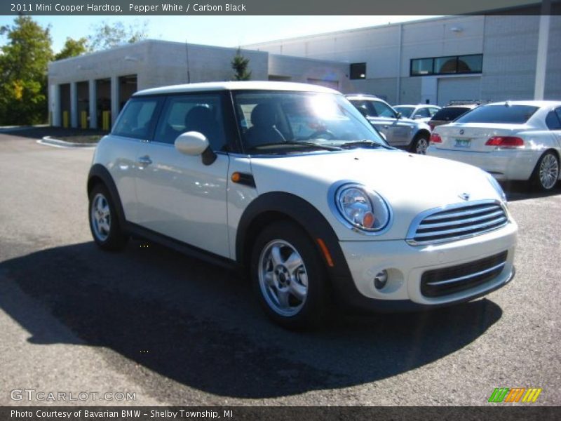 Pepper White / Carbon Black 2011 Mini Cooper Hardtop