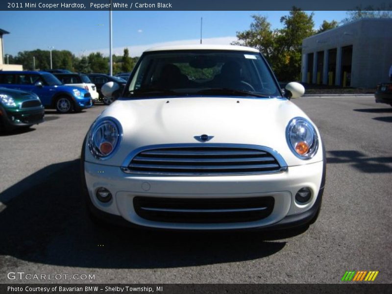Pepper White / Carbon Black 2011 Mini Cooper Hardtop