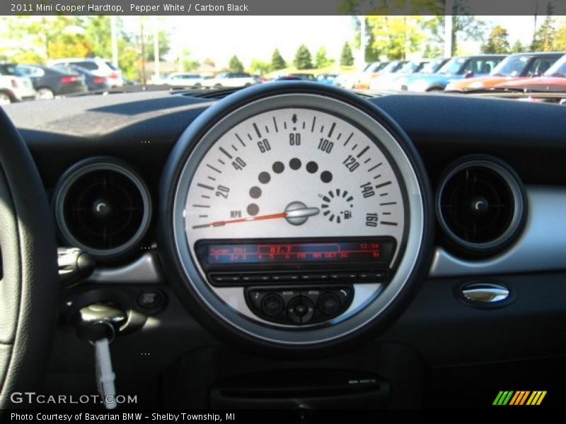 Pepper White / Carbon Black 2011 Mini Cooper Hardtop