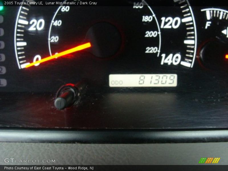 Lunar Mist Metallic / Dark Gray 2005 Toyota Camry LE