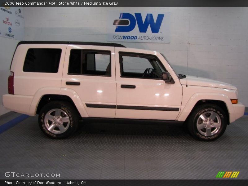 Stone White / Medium Slate Gray 2006 Jeep Commander 4x4