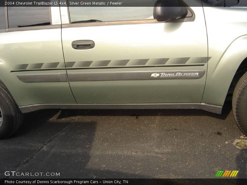 Silver Green Metallic / Pewter 2004 Chevrolet TrailBlazer LS 4x4
