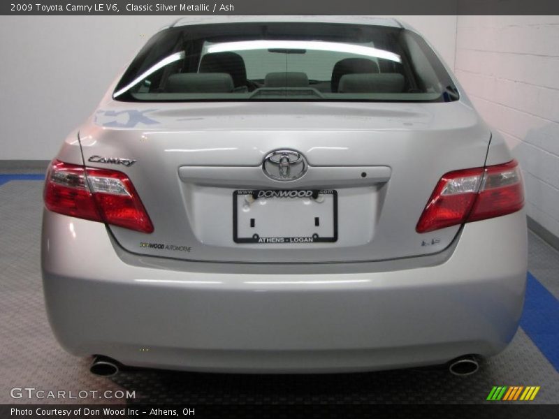 Classic Silver Metallic / Ash 2009 Toyota Camry LE V6
