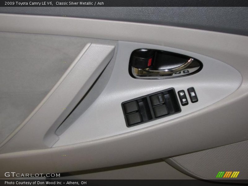 Classic Silver Metallic / Ash 2009 Toyota Camry LE V6