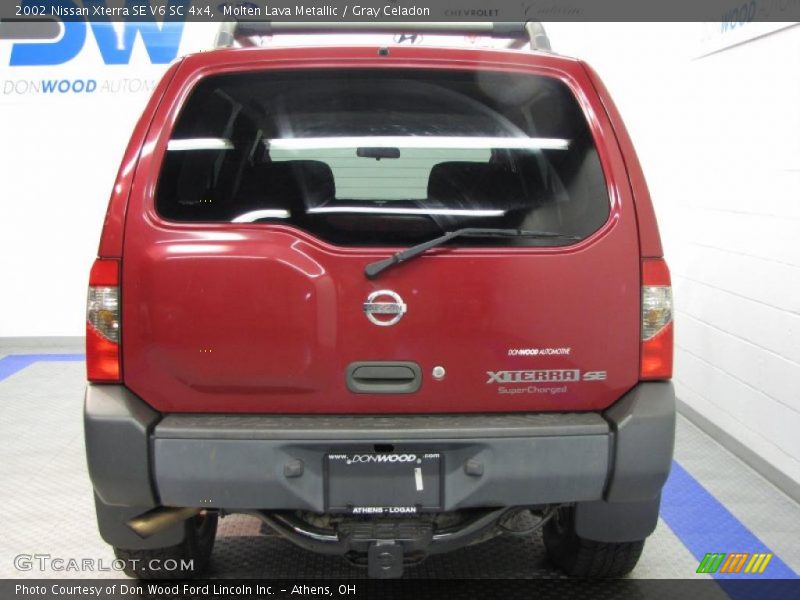Molten Lava Metallic / Gray Celadon 2002 Nissan Xterra SE V6 SC 4x4